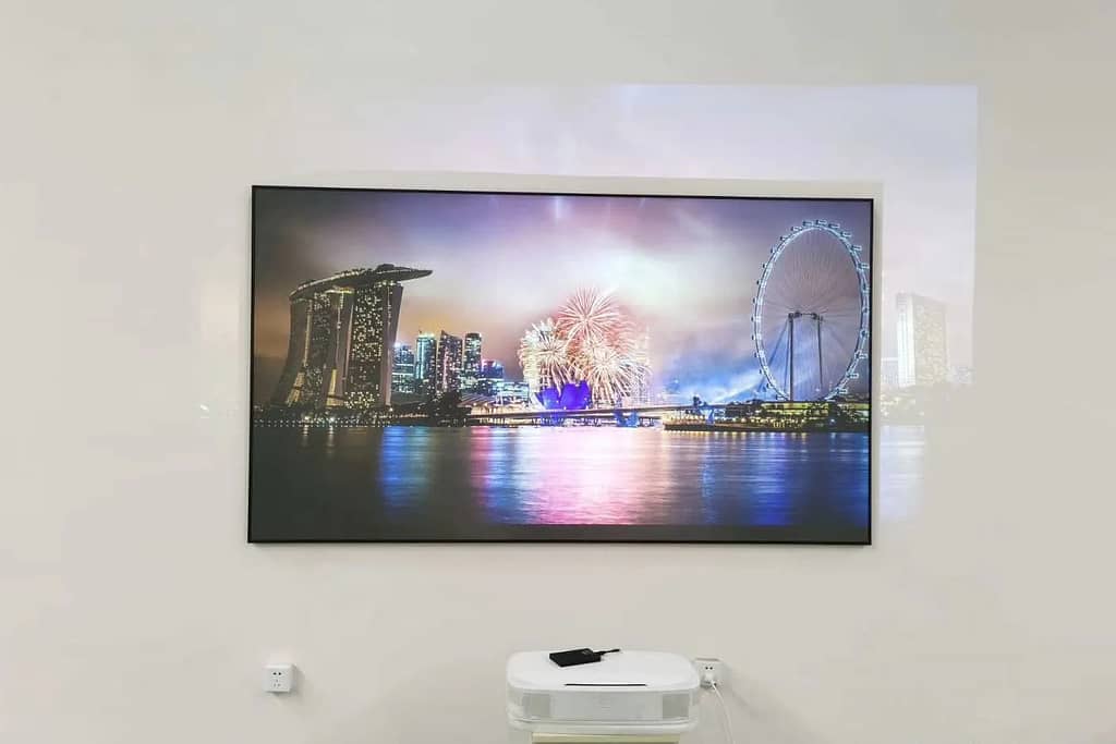 Comparing Ultra Short Throw Projector Display on an ALR Screen and a White Wall